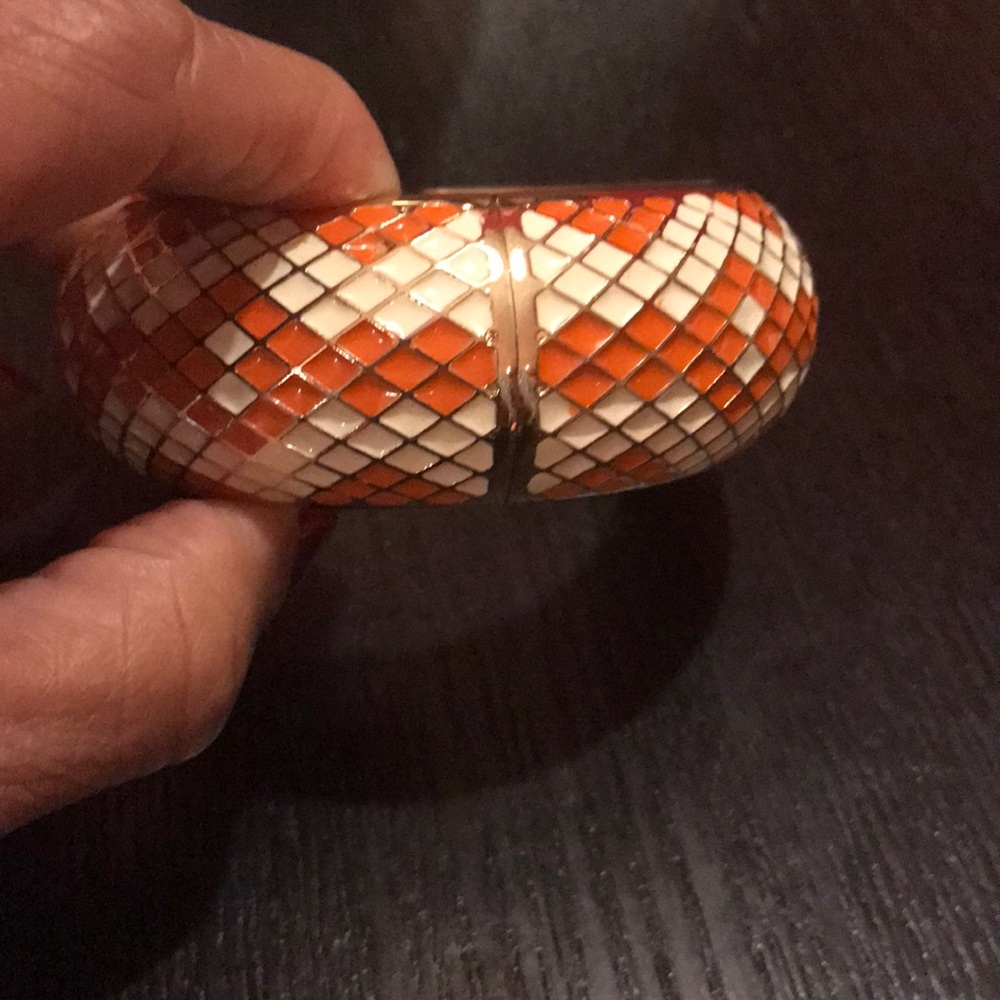*FINAL SALE* ‼️Bold Ceramic Bangle - Picture 3 of 5